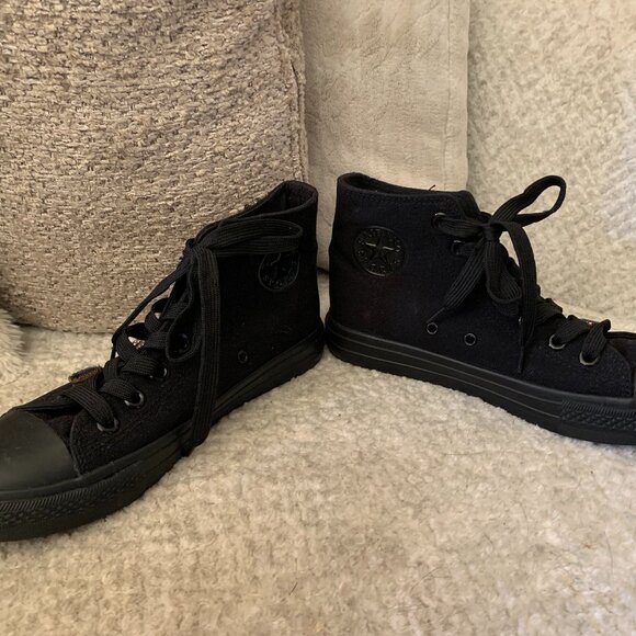 Sneaker with Embellishments Rhinestone - Picture 3 of 6